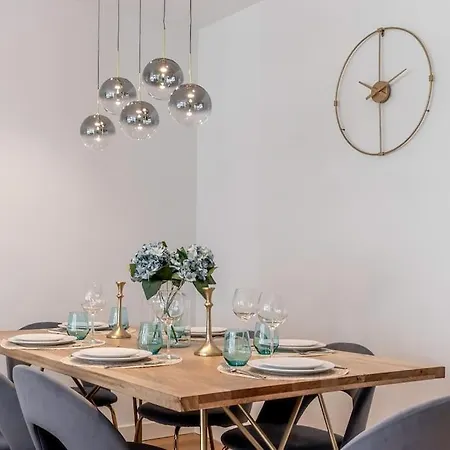 Apartment Centrico Y Elegante Con Parking *